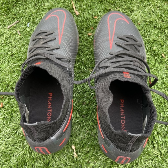 Nike Men’s Phantom Soccer Cleats Size 9 - Picture 2 of 5